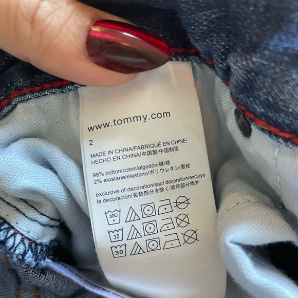 Tommy Hilfigire denim skirt - Picture 9 of 9